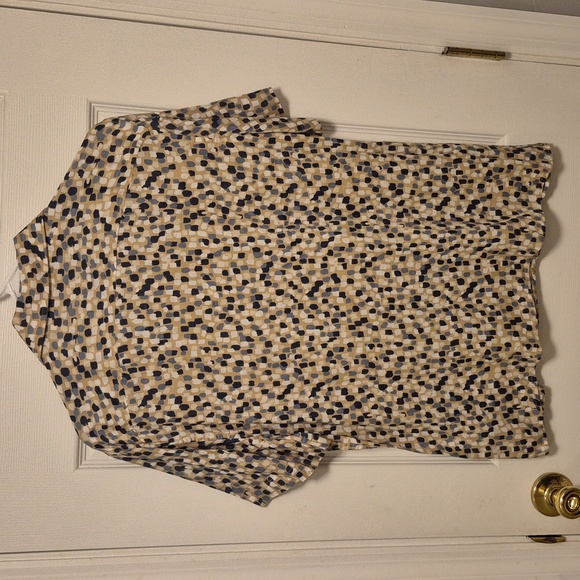 New Perry Ellis Button-down - Picture 5 of 5